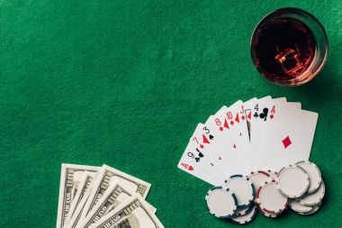 Live blackjack table with professional dealer broadcasting to mobile devices